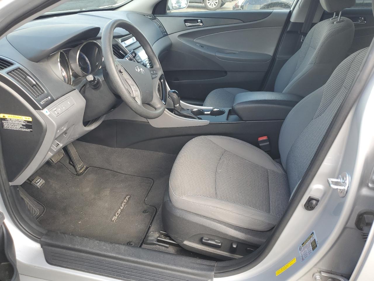 2012 Hyundai Sonata - Image 7