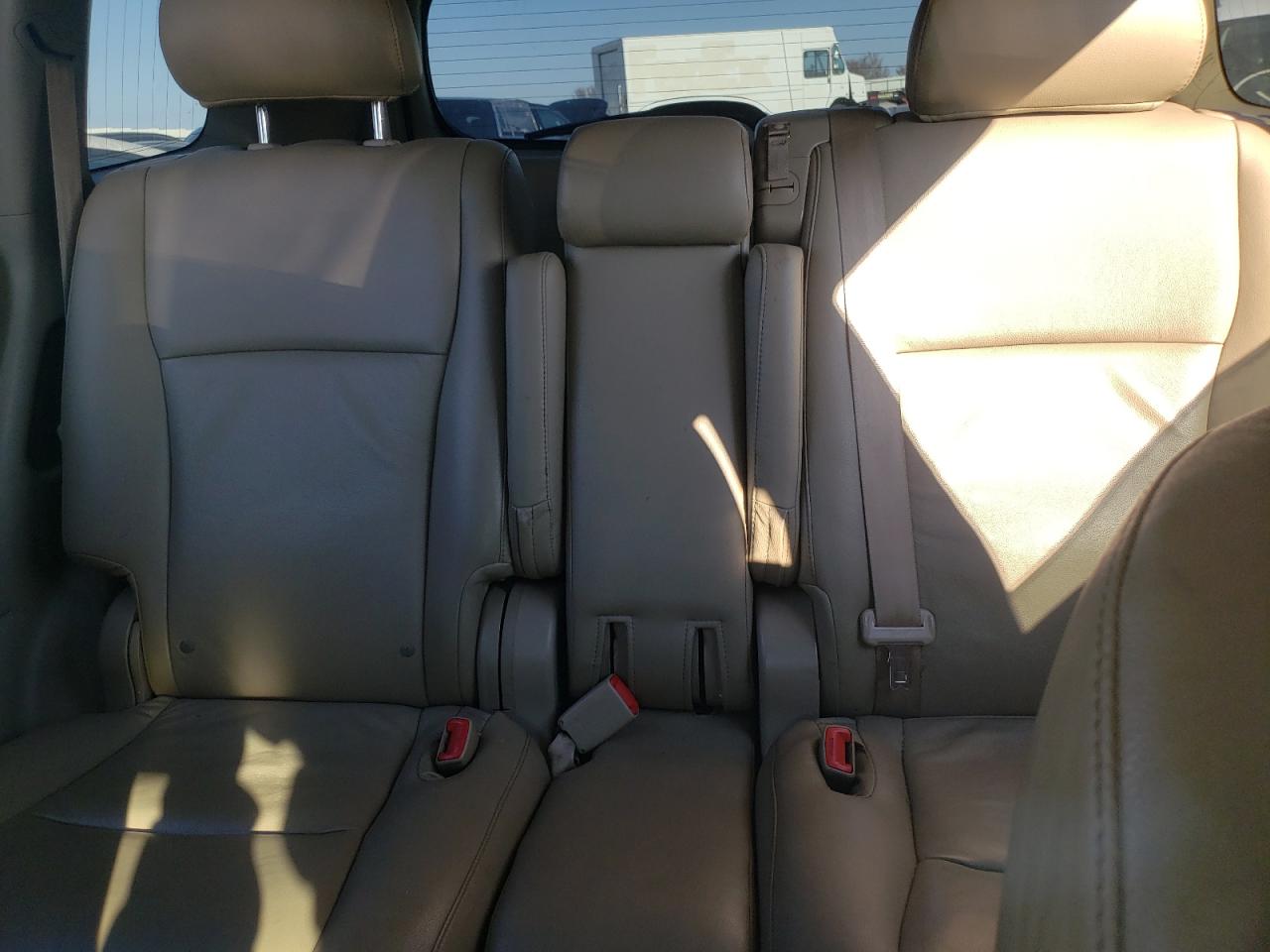 2011 Toyota Highlander - Image 10