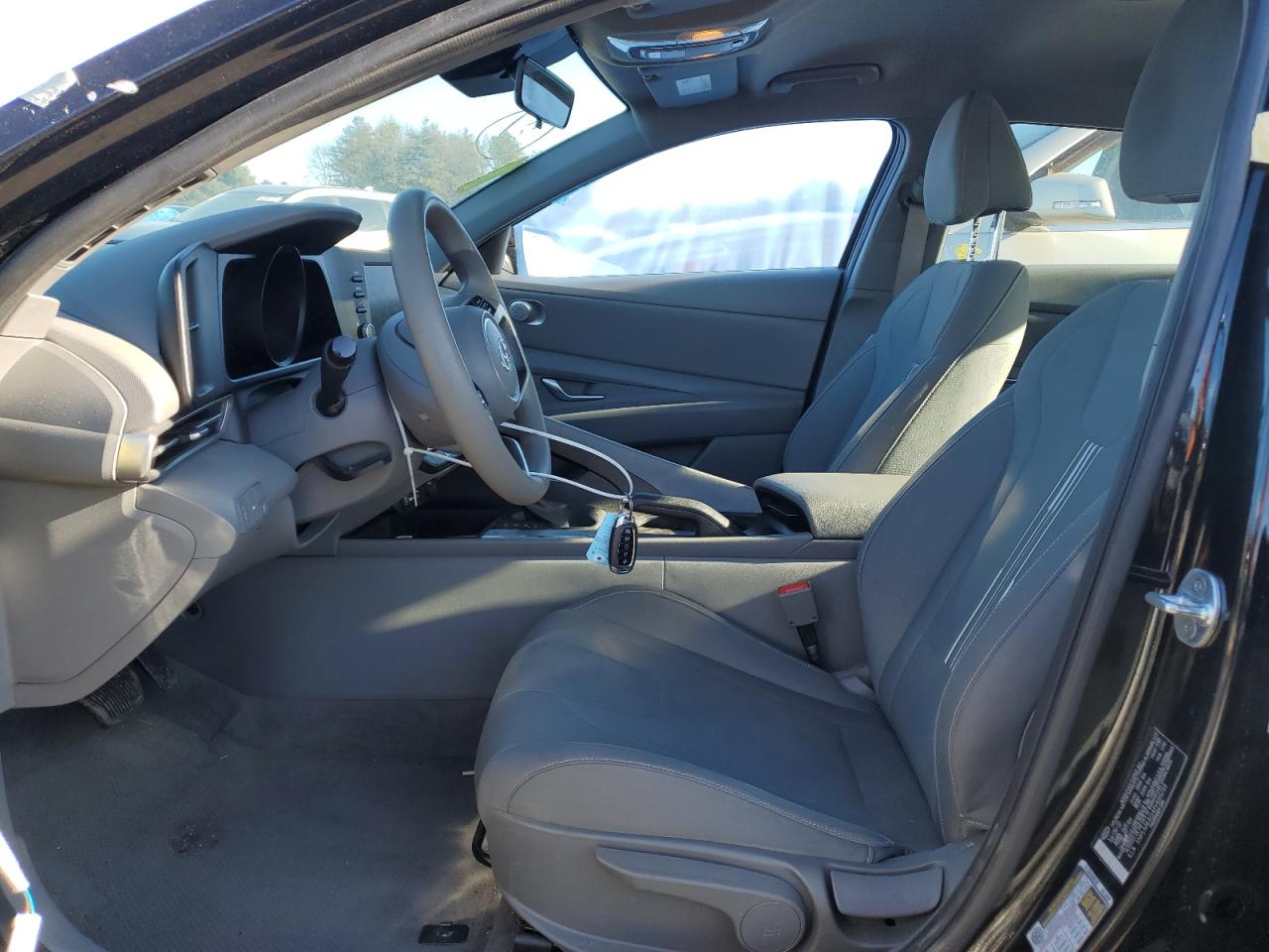 2023 Hyundai Elantra - Image 7