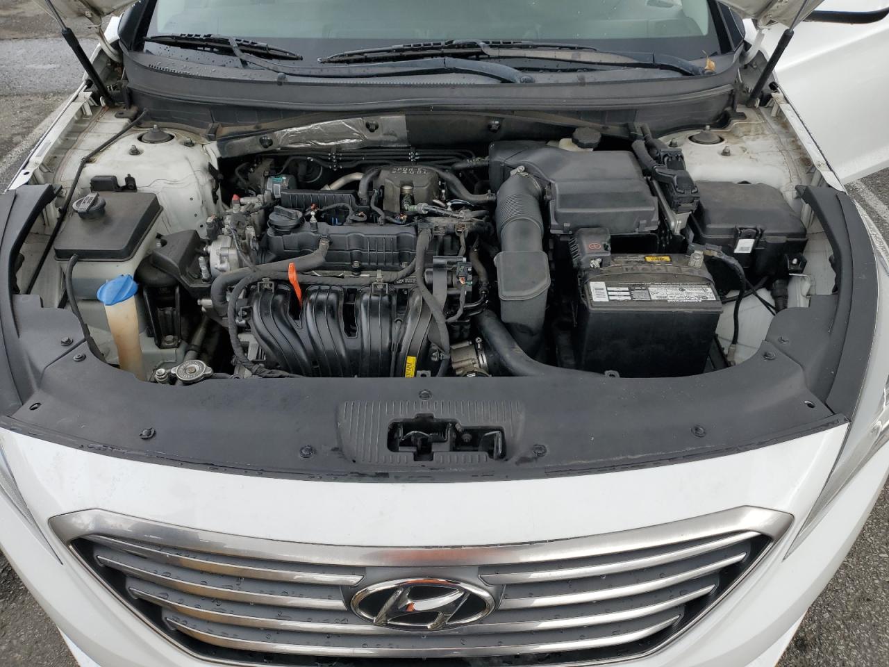 2015 Hyundai Sonata - Image 11