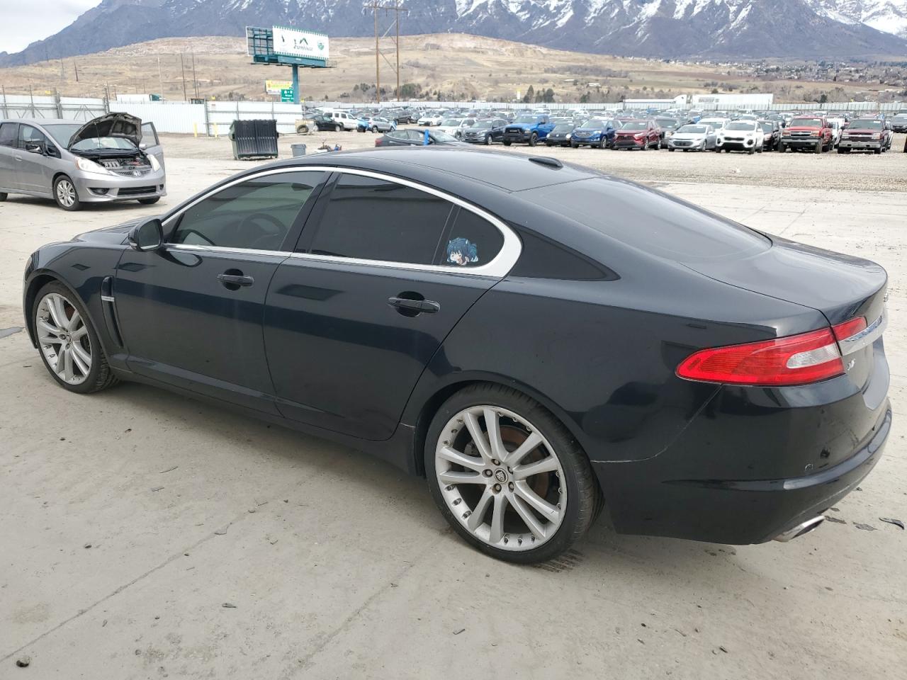 2010 Jaguar XF - Image 2