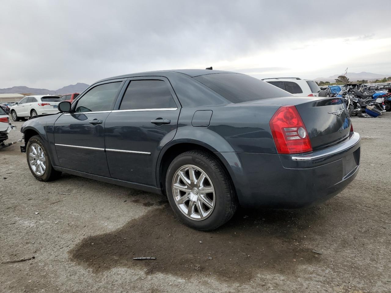 2008 Chrysler 300 - Image 2