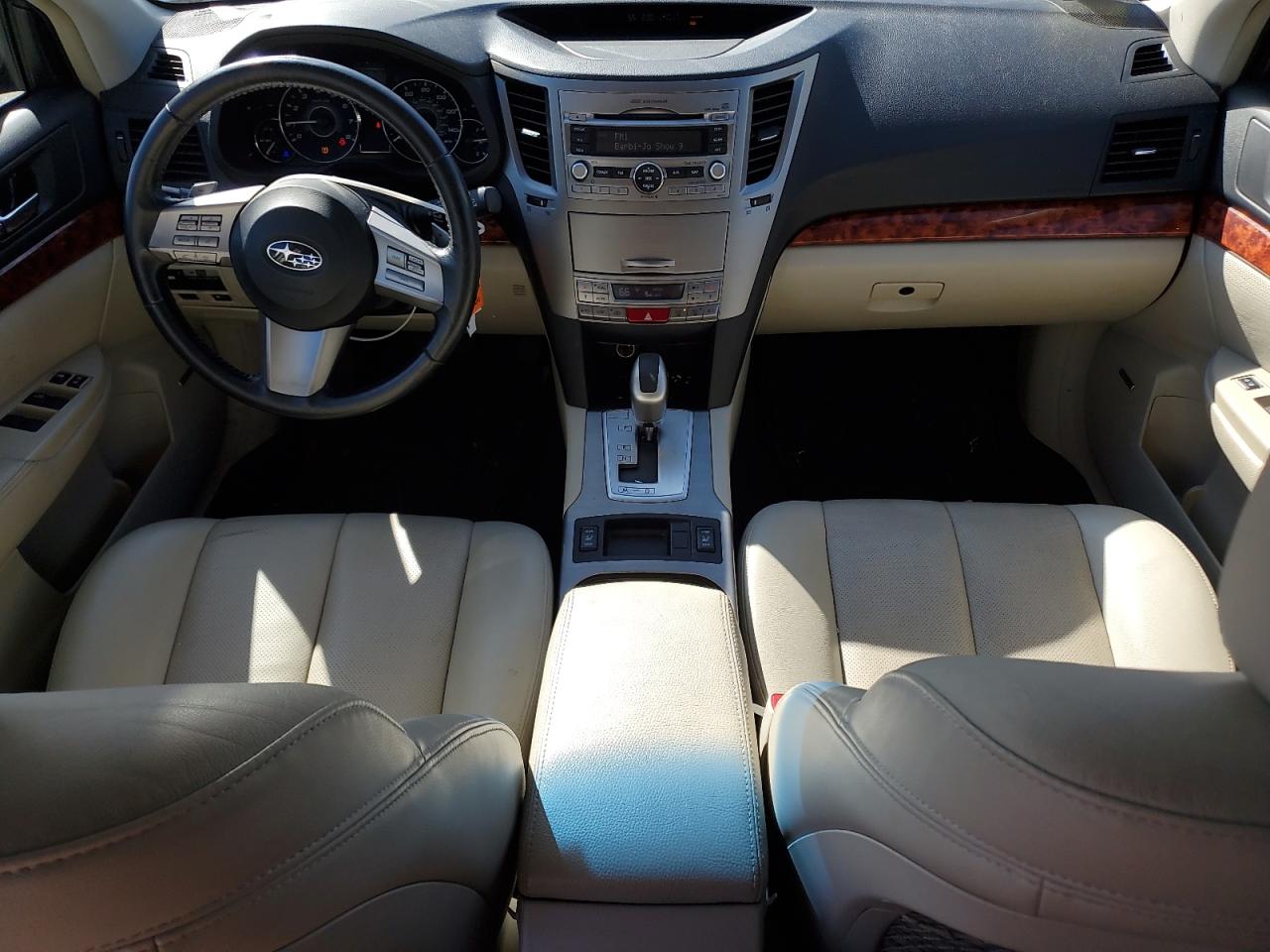 2010 Subaru Outback - Image 8