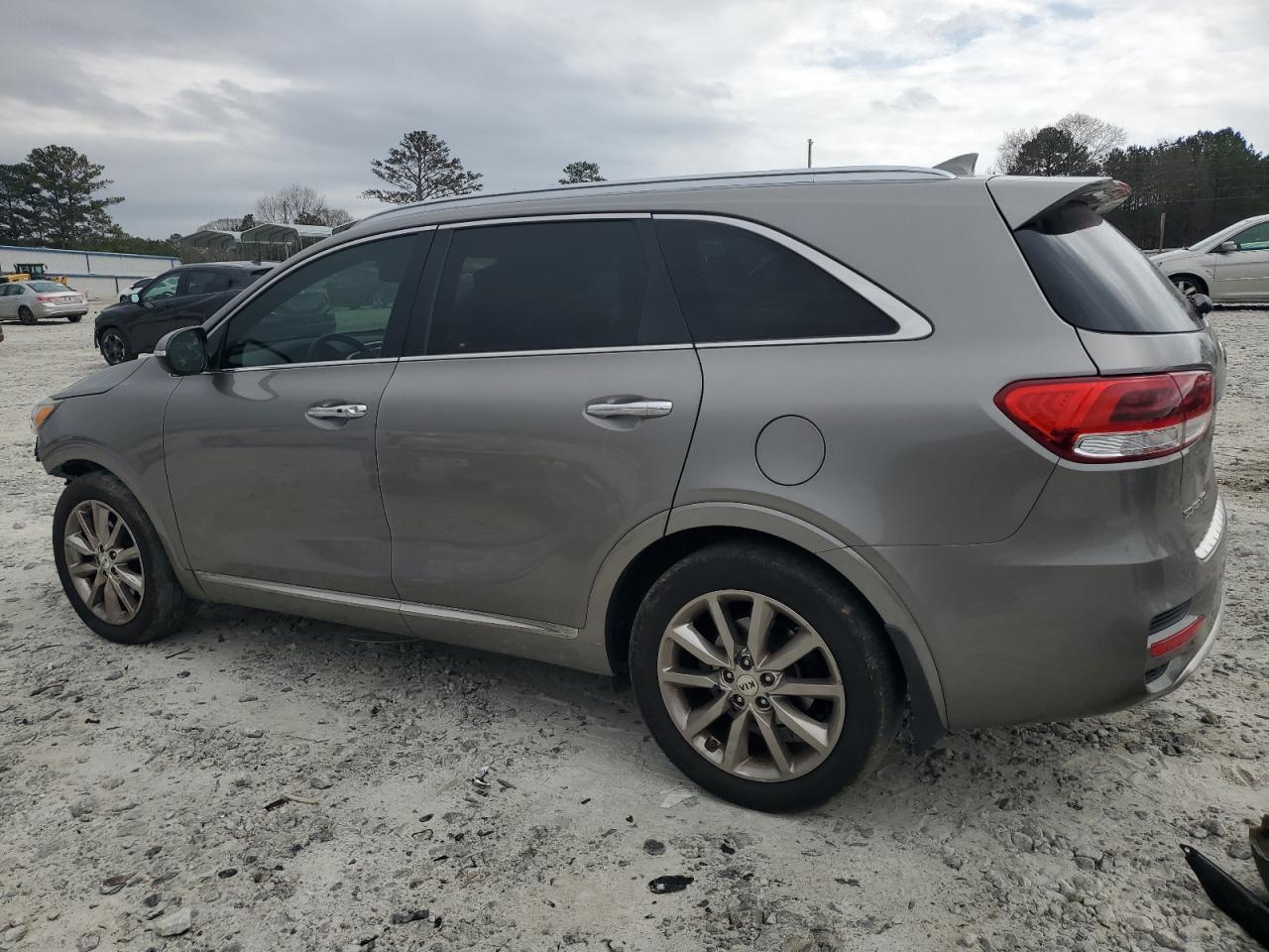 2016 Kia Sorento - Image 2