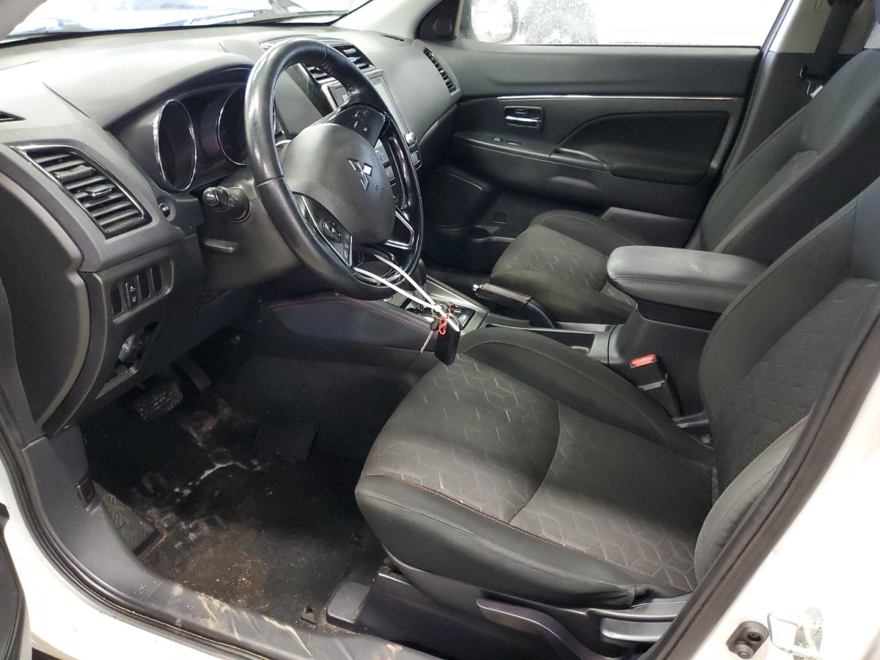 2021 Mitsubishi Outlander - Image 7
