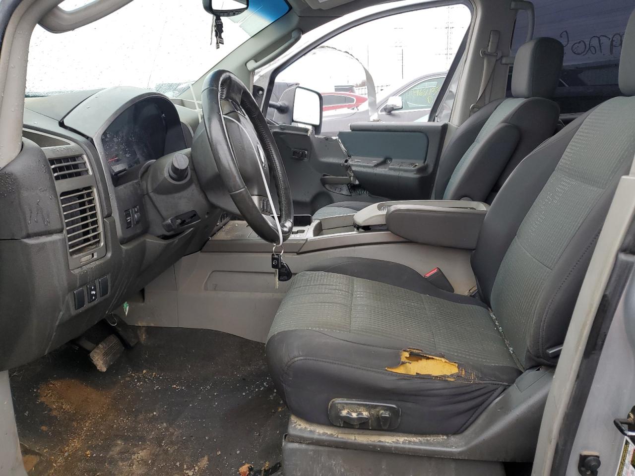 2004 Nissan Titan - Image 7