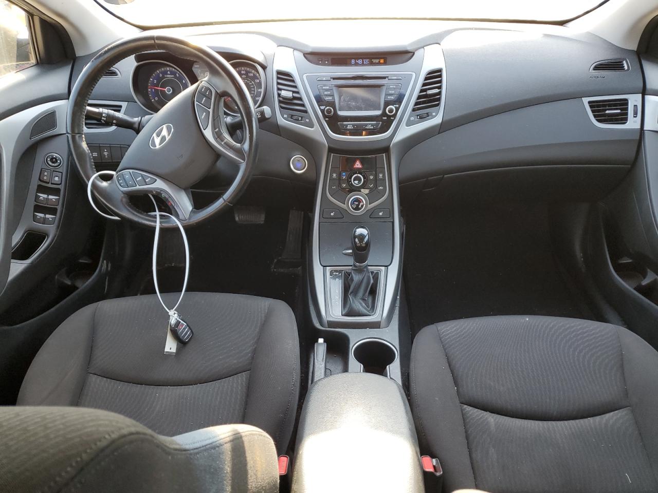2016 Hyundai Elantra - Image 8