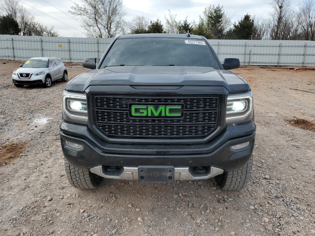 2017 GMC Sierra - Image 5
