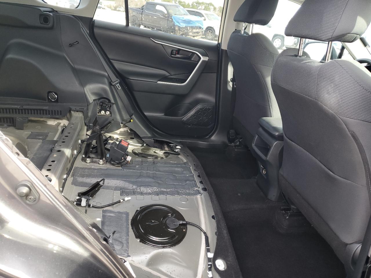 2020 Toyota RAV 4 - Image 11