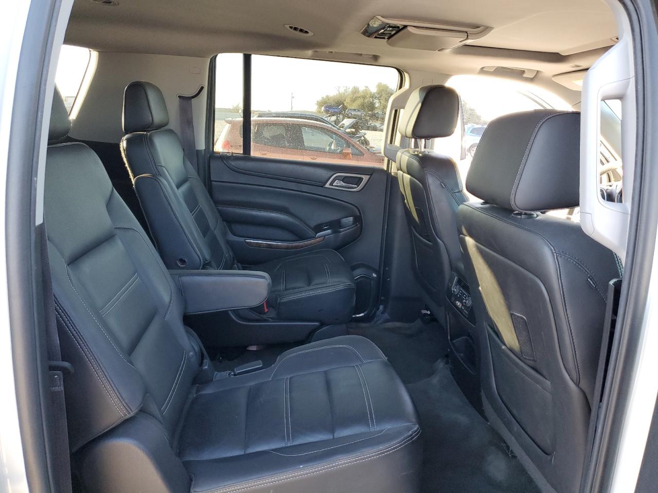 2015 GMC Yukon - Image 11