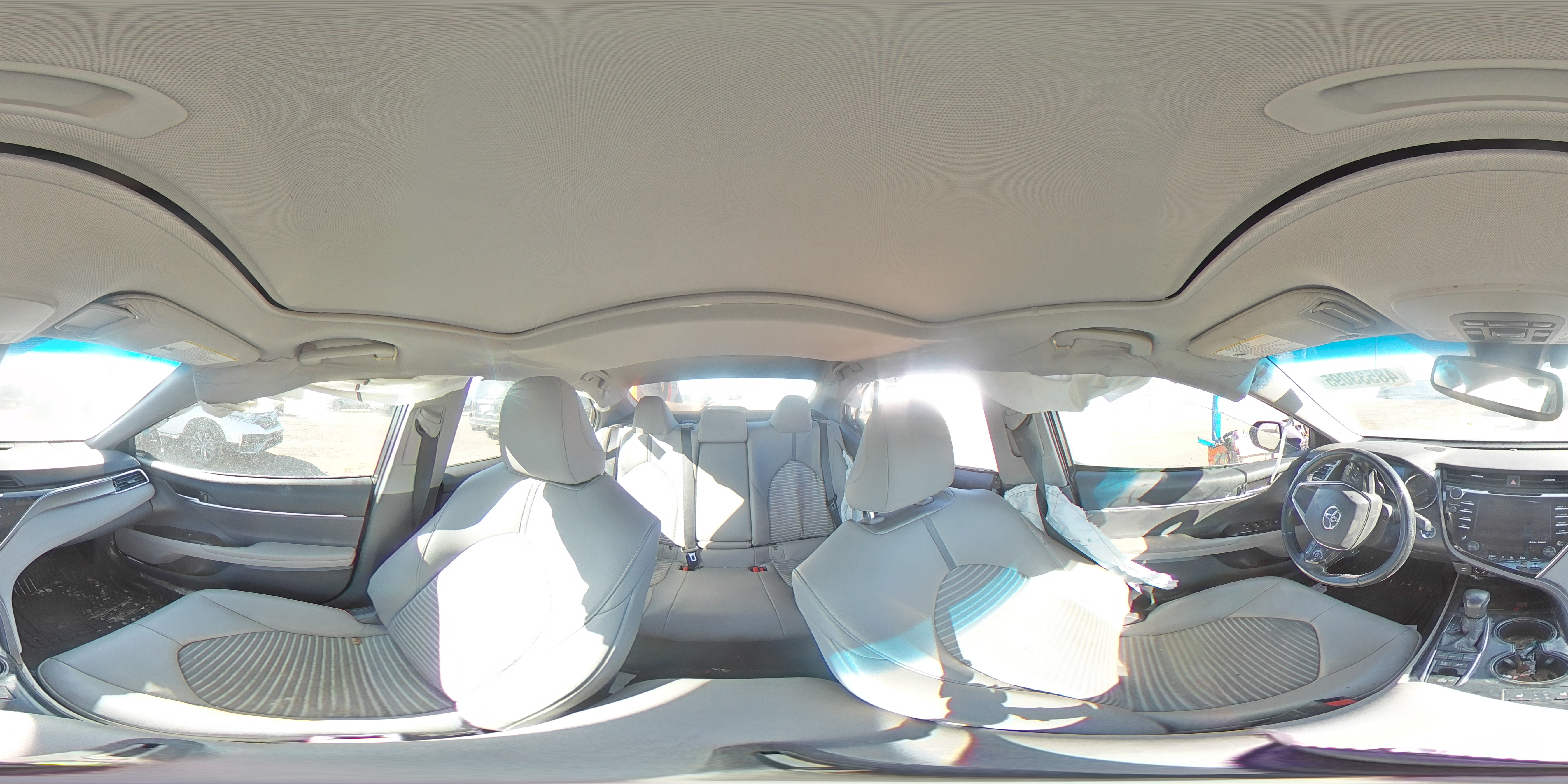 2018 Toyota Camry - Image 13