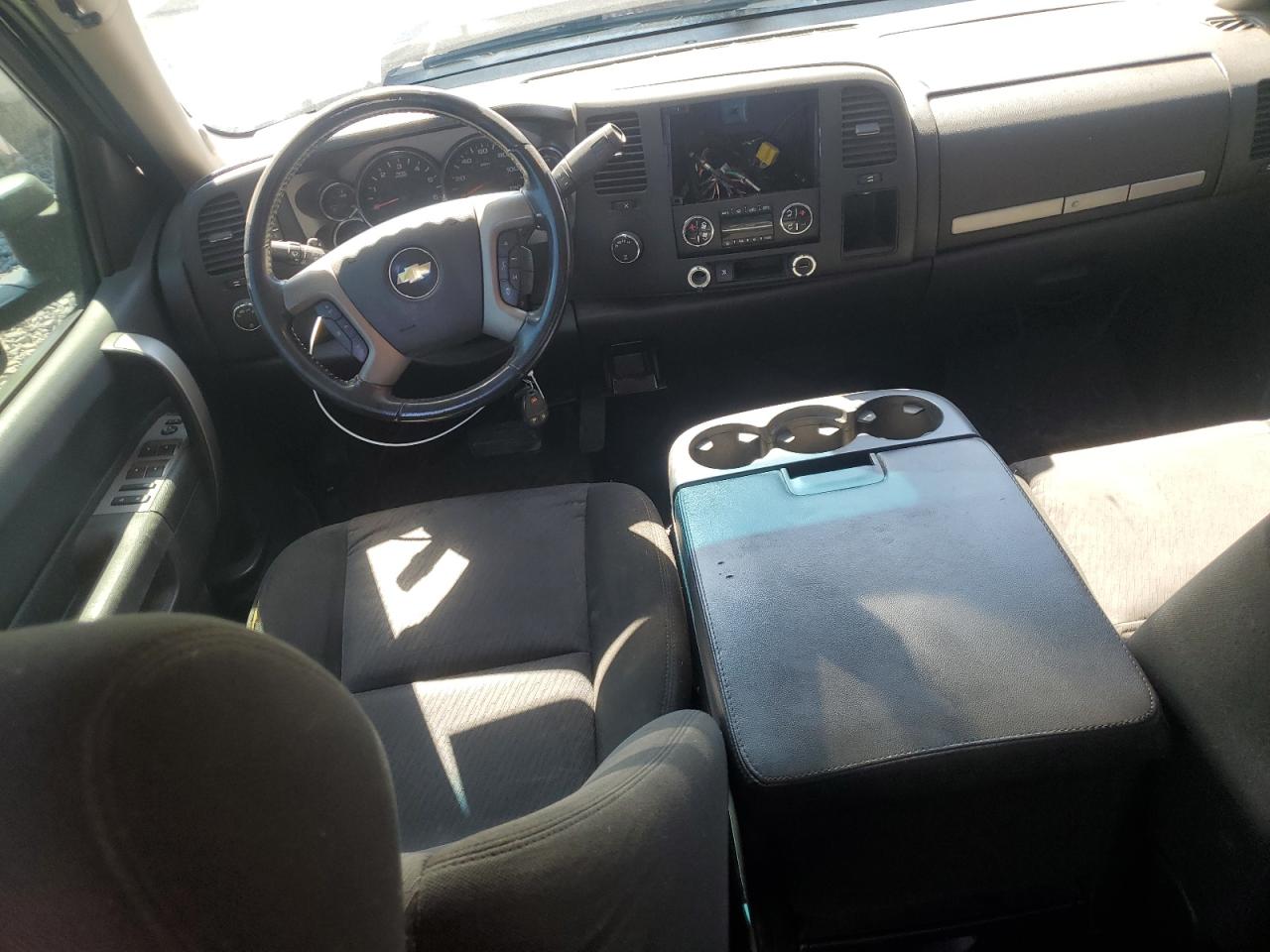 2011 Chevrolet Silverado - Image 8