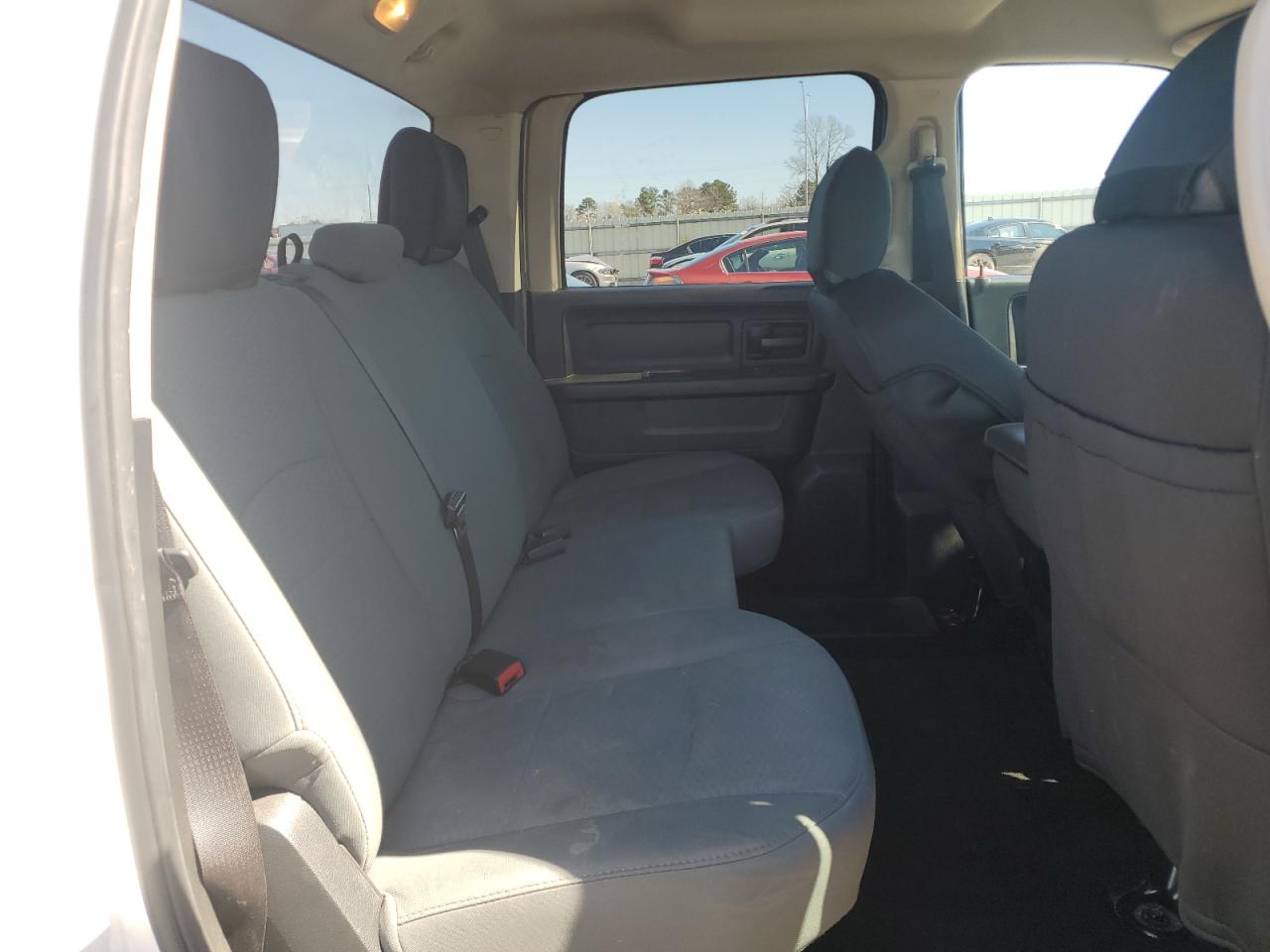 2016 RAM 1500 - Image 10