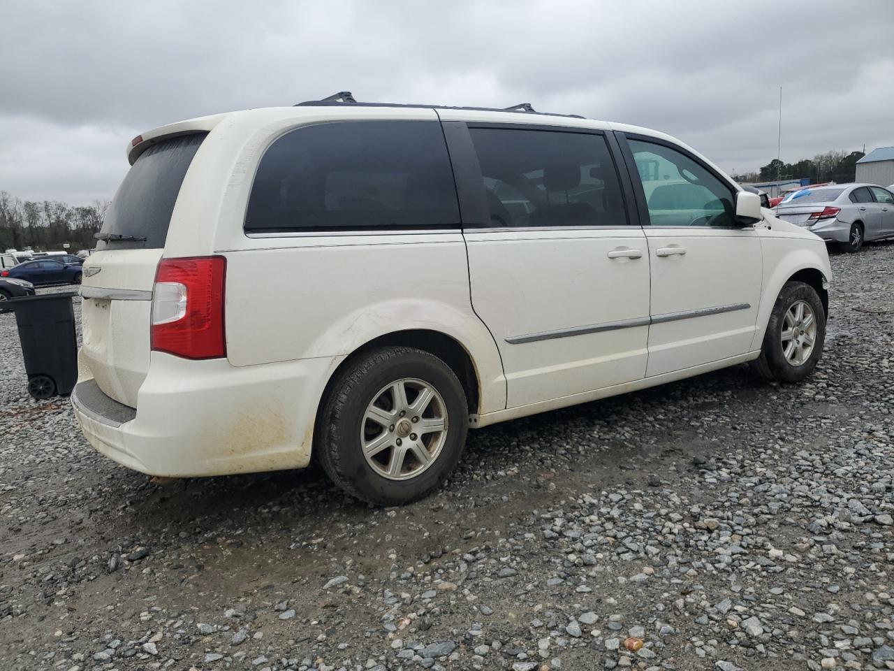 2012 Chrysler Town & Country - Image 3