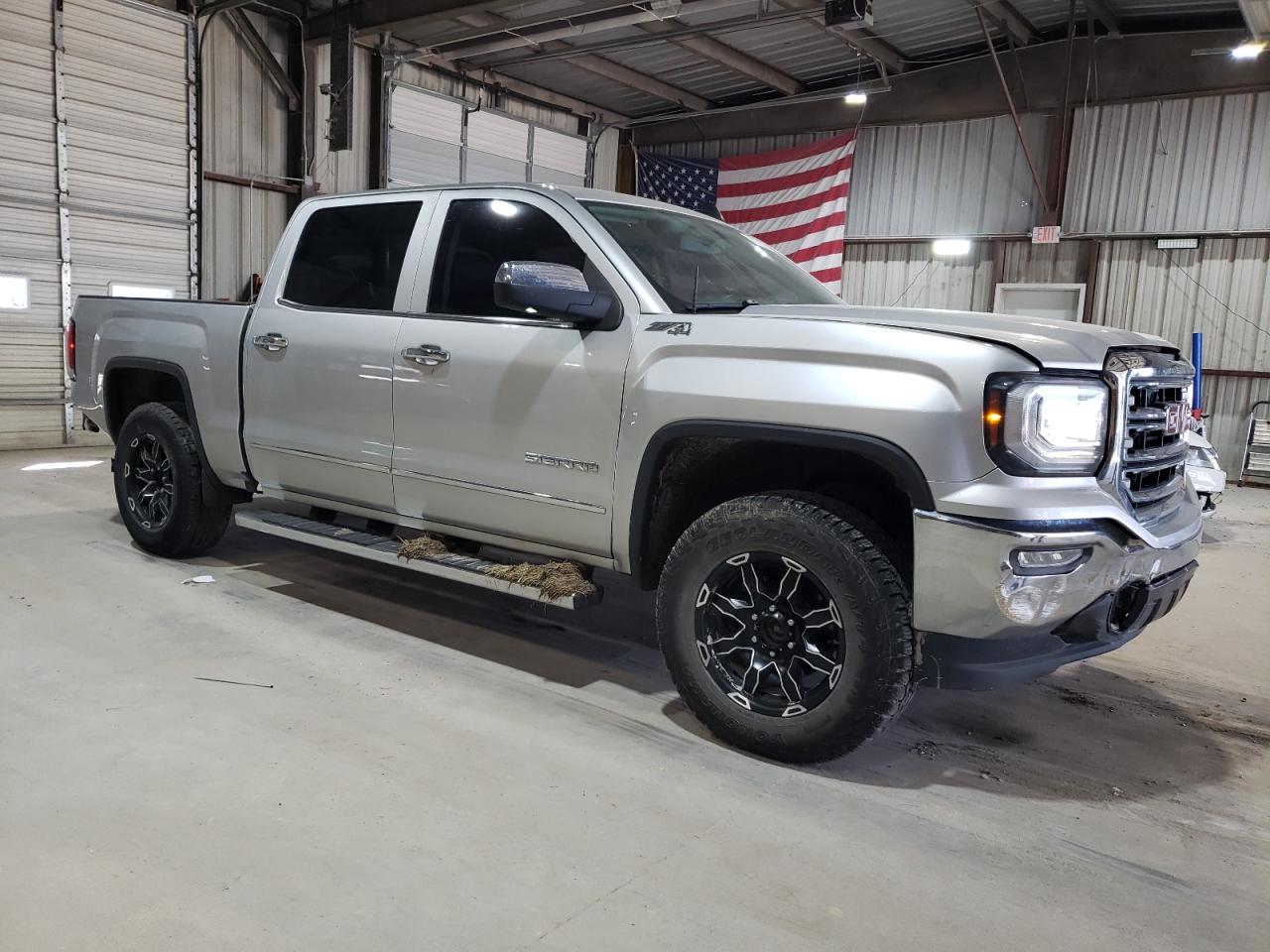 2018 GMC Sierra - Image 4