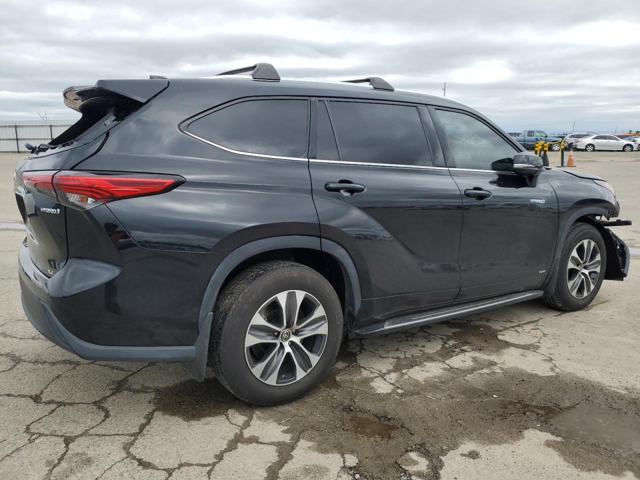 2021 Toyota Highlander - Image 3