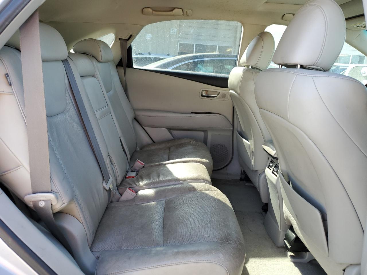 2010 Lexus RX - Image 11