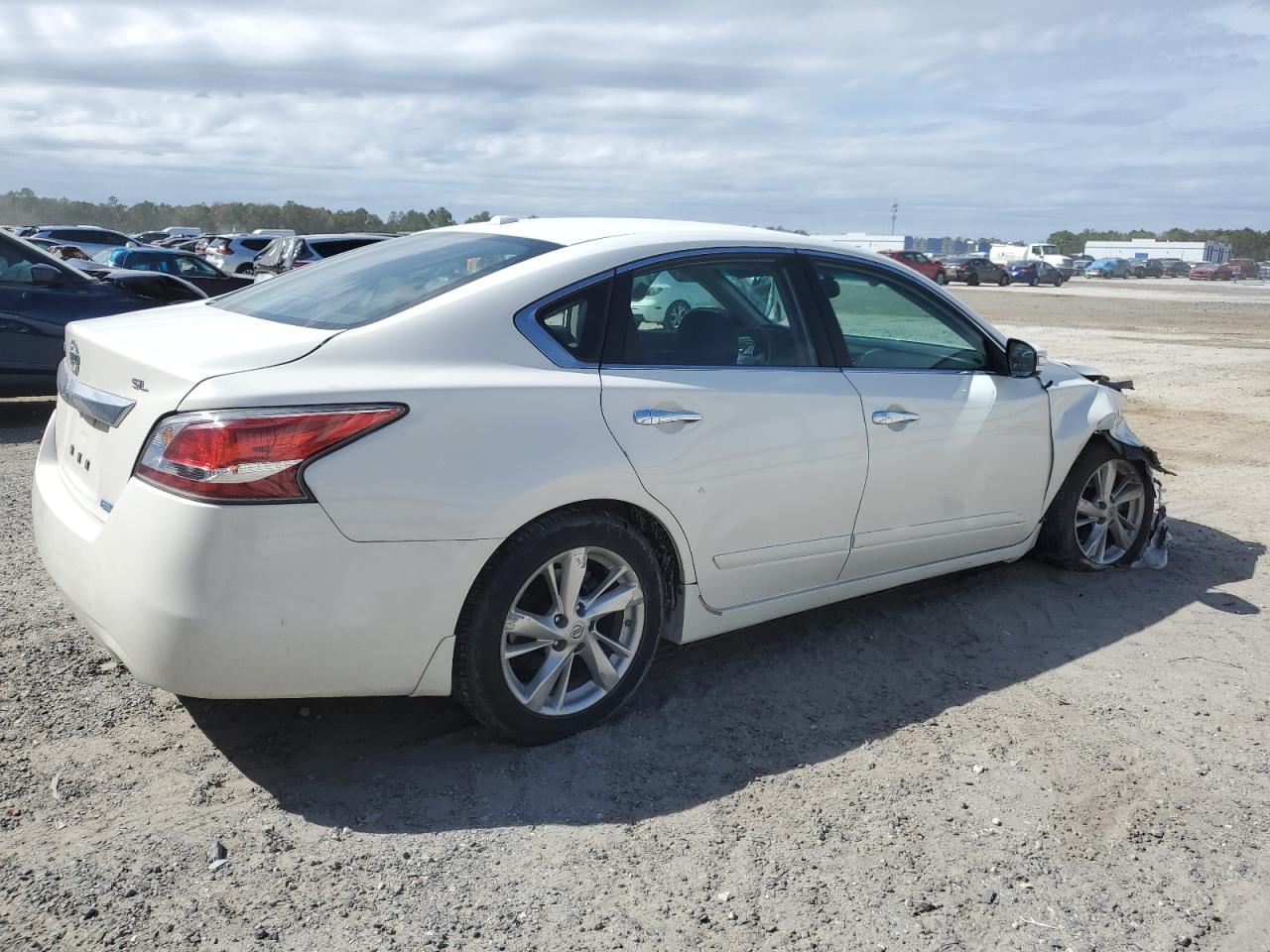 2014 Nissan Altima - Image 3