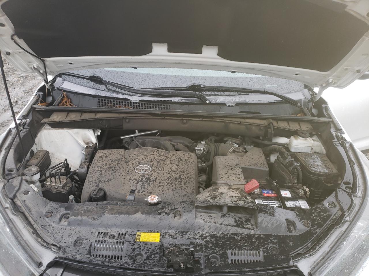 5TDJZRFHXKS955884 TOYOTA HIGHLANDER 2019