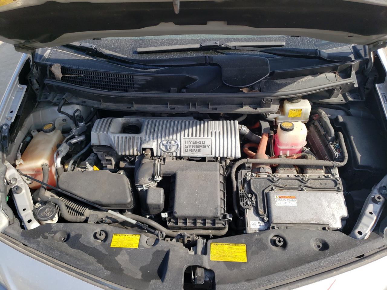 2012 Toyota Prius - Image 12