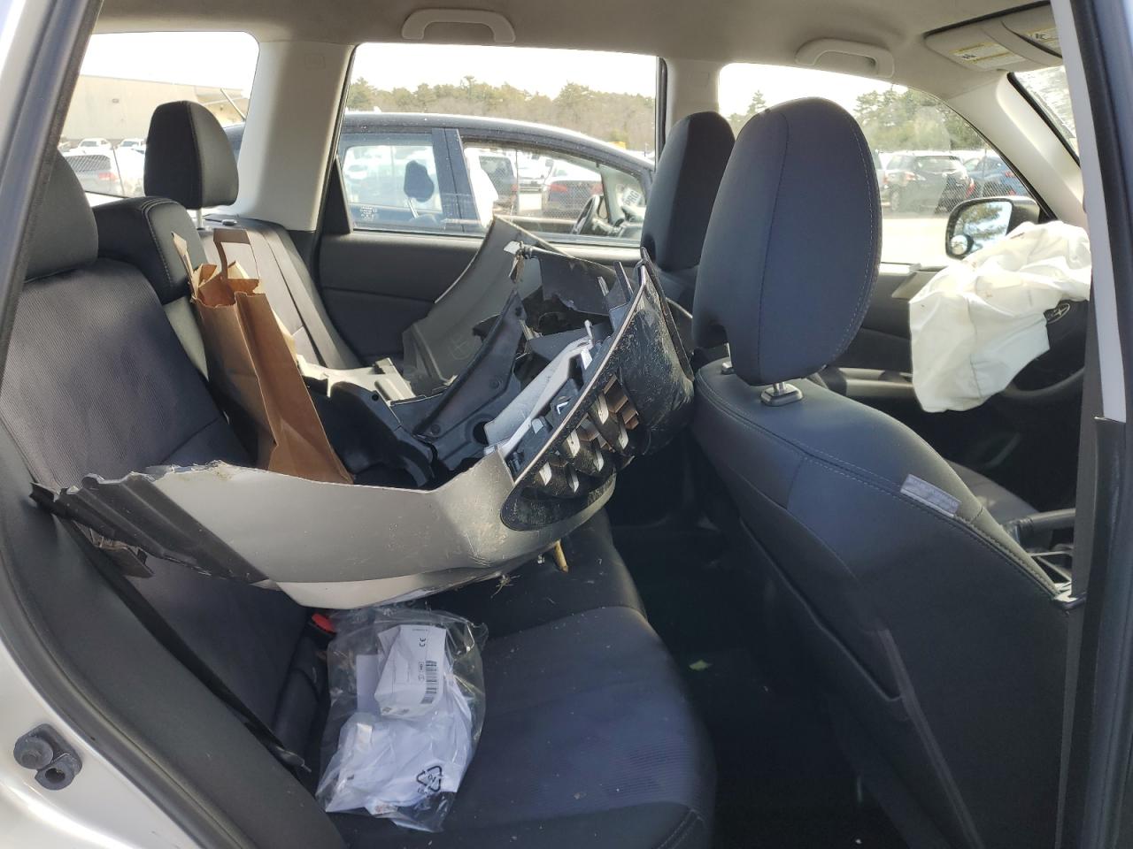 2010 Subaru Forester - Image 11