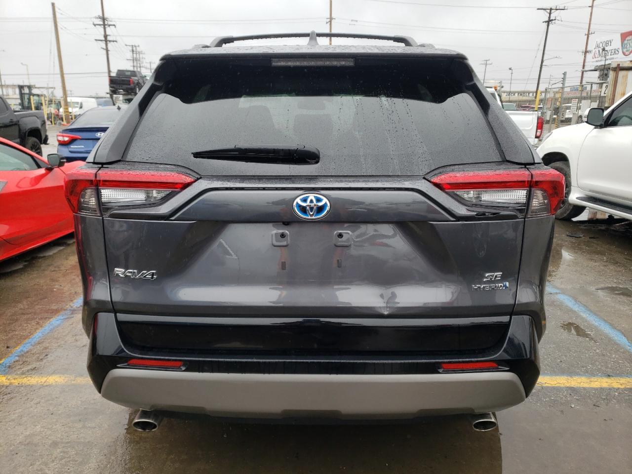 2022 Toyota RAV 4 - Image 6
