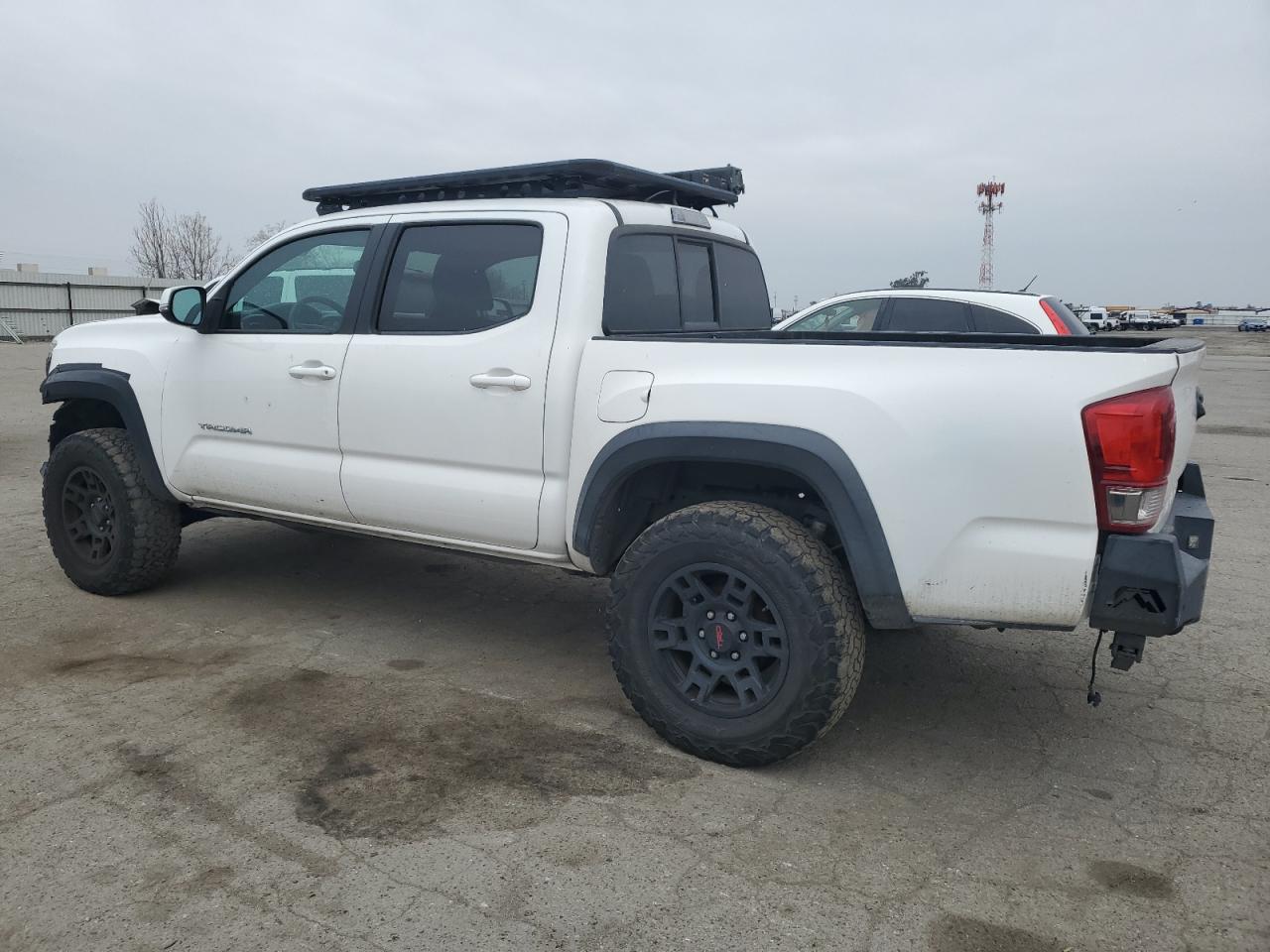 2016 Toyota Tacoma - Image 2