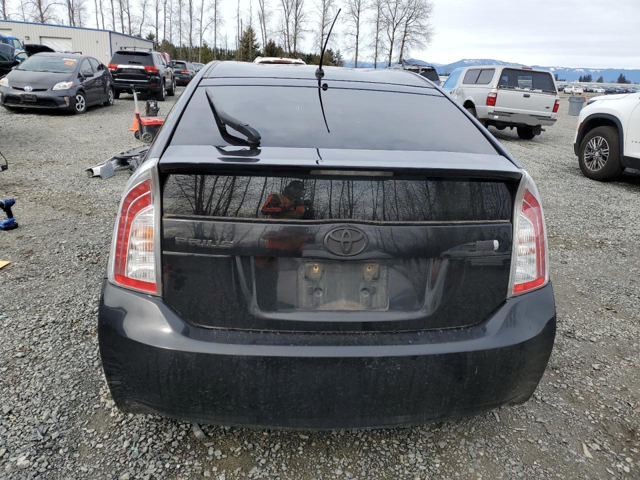 2014 Toyota Prius - Image 6