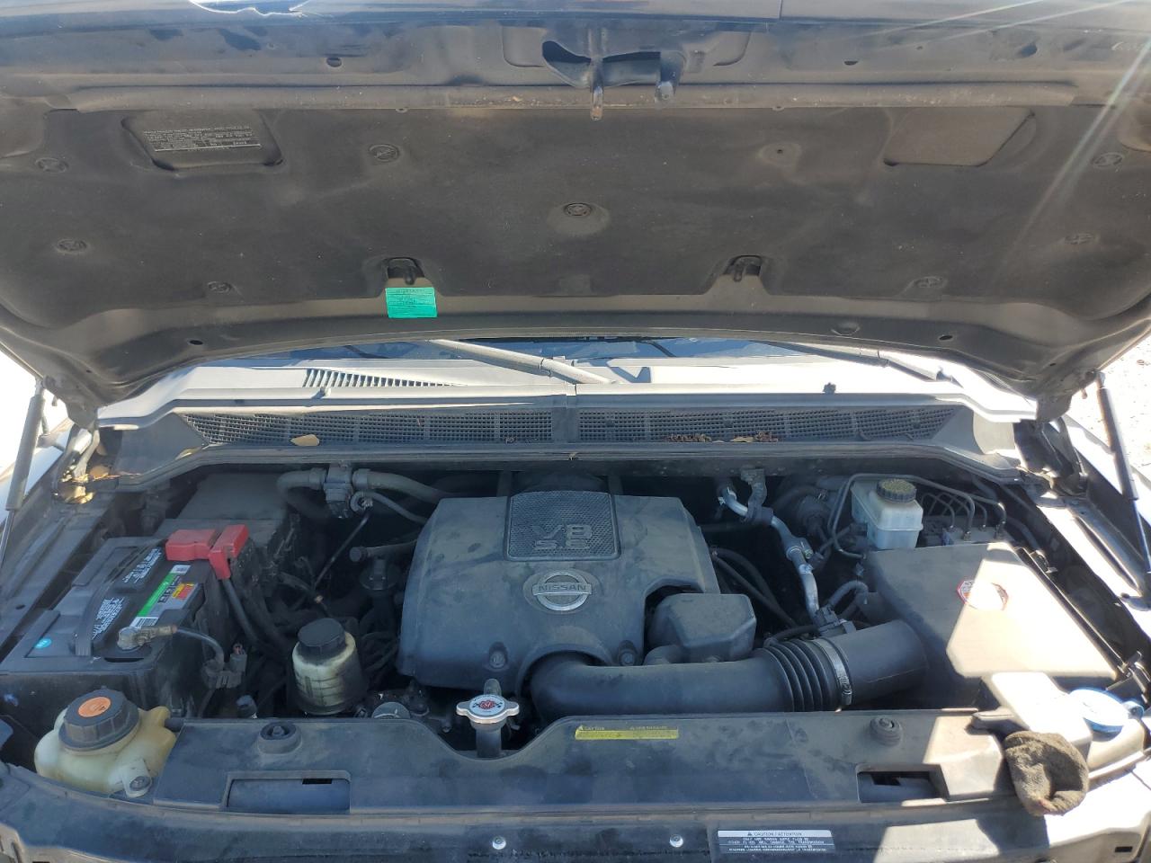 2010 Nissan Titan - Image 11