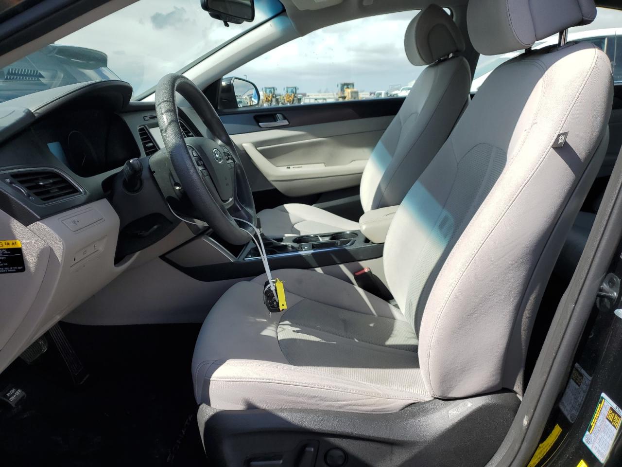 2016 Hyundai Sonata - Image 7