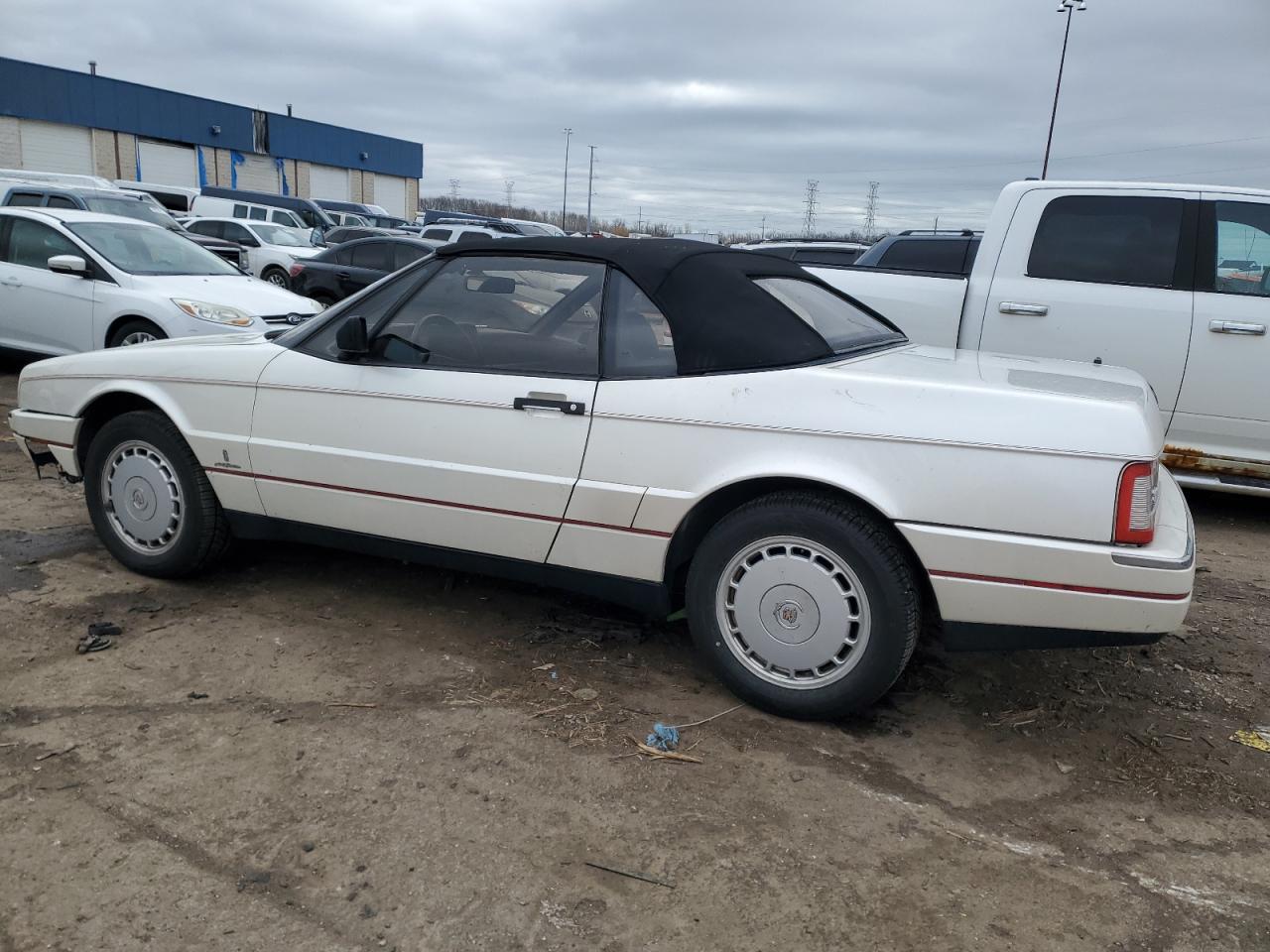 1990 Cadillac Allante - Image 2