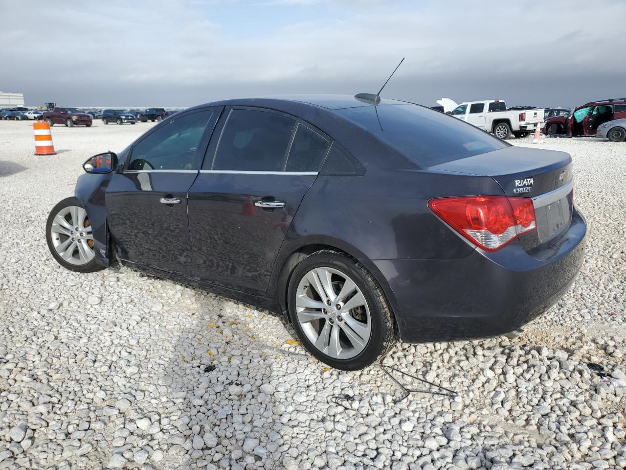 2015 Chevrolet Cruze - Image 2