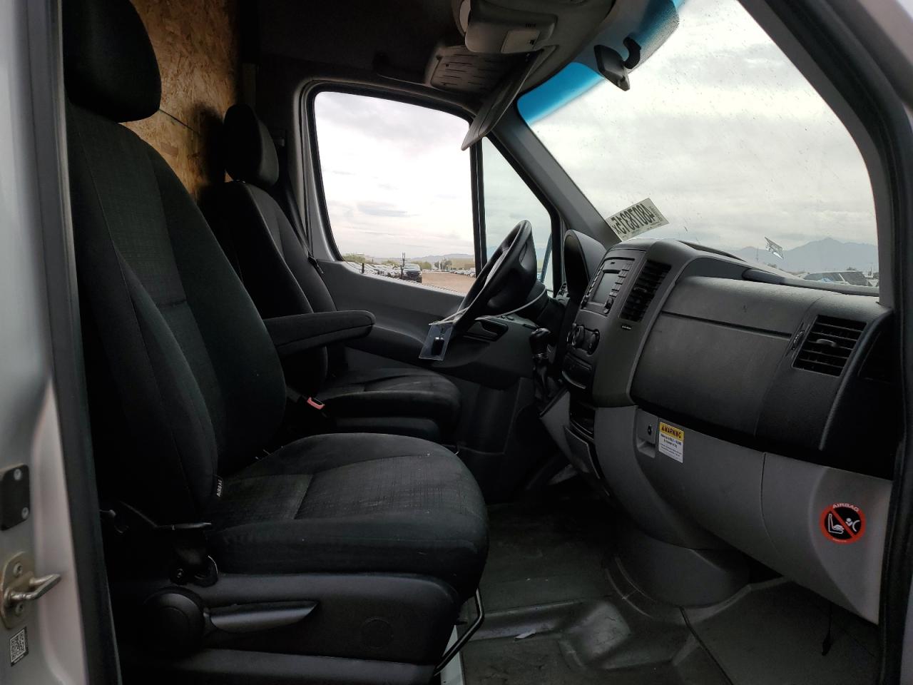2016 Mercedes-Benz Sprinter - Image 11