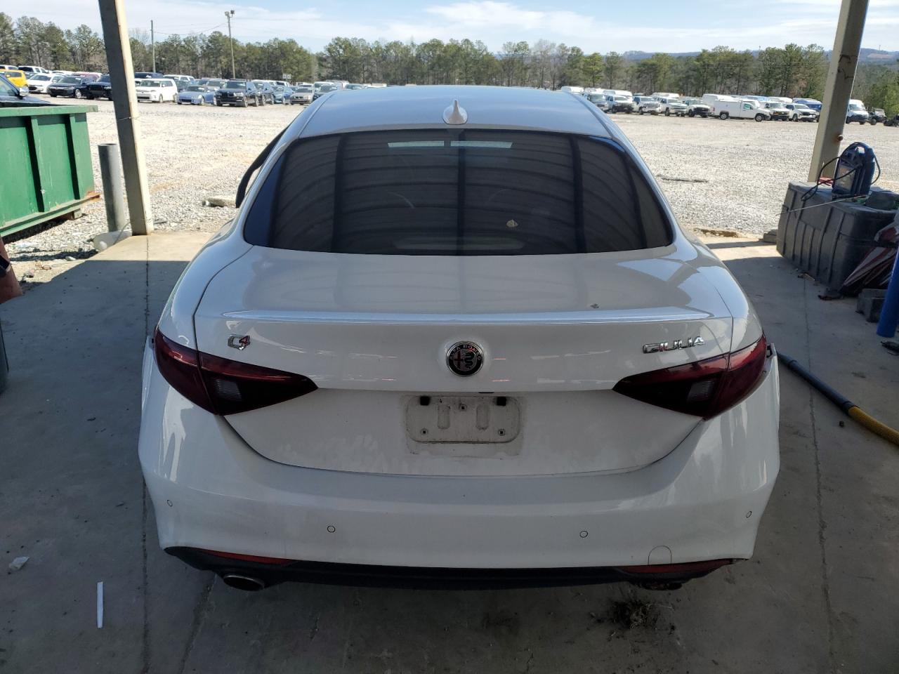 2017 Alfa Romeo Giulia - Image 6