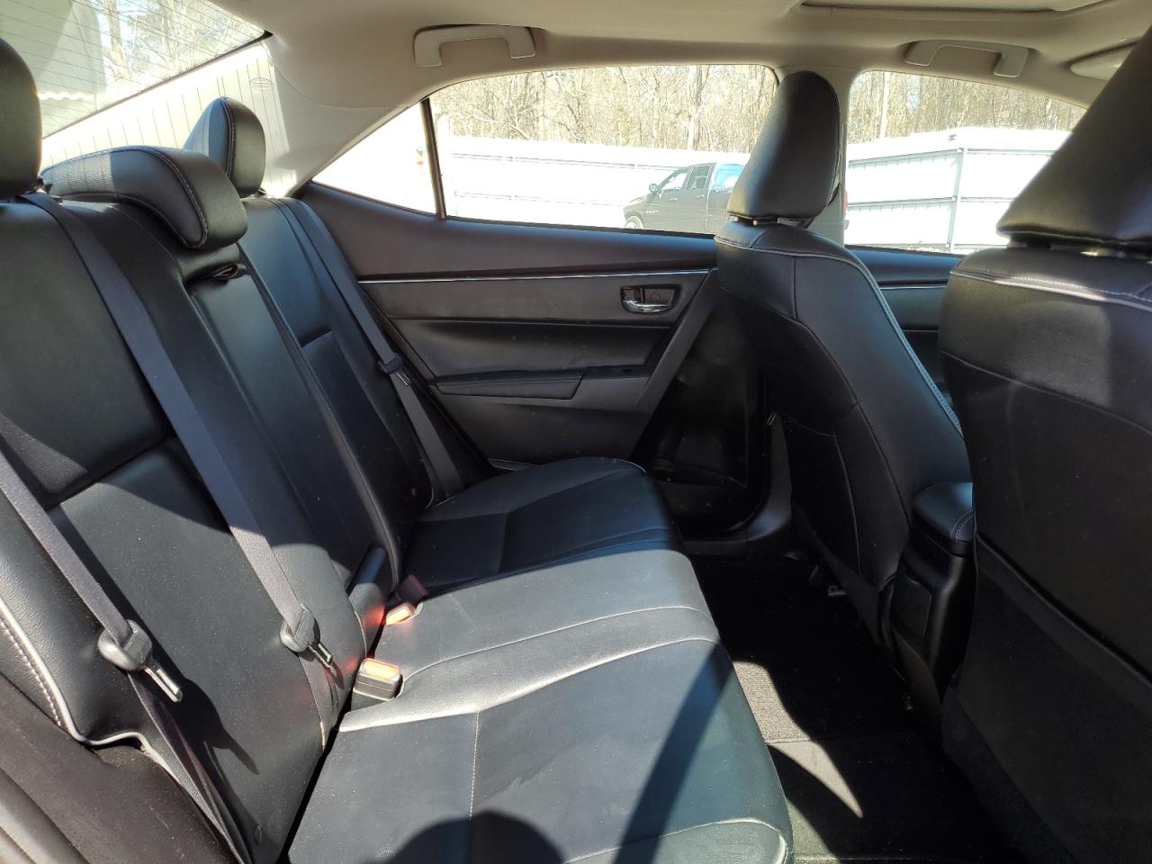 2017 Toyota Corolla L VIN: 5YFBURHEXHP673784 Lot: 49715435