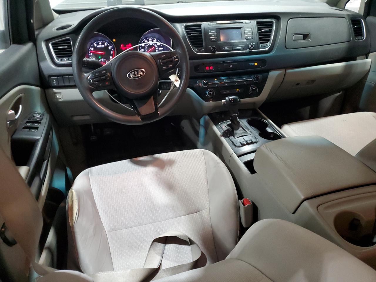2016 Kia Sedona - Image 8