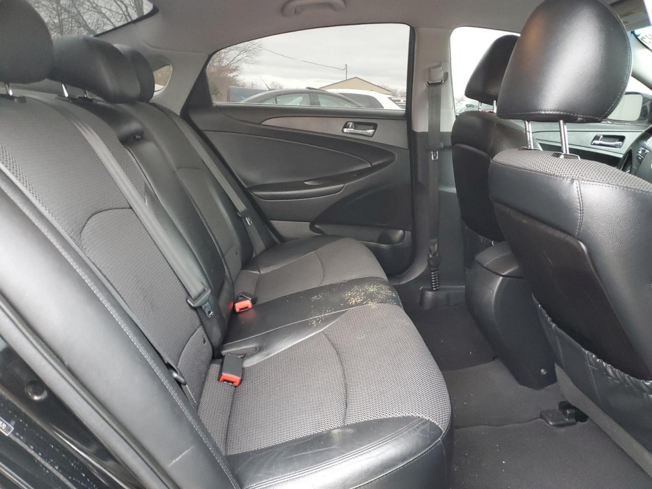 2013 Hyundai Sonata - Image 10
