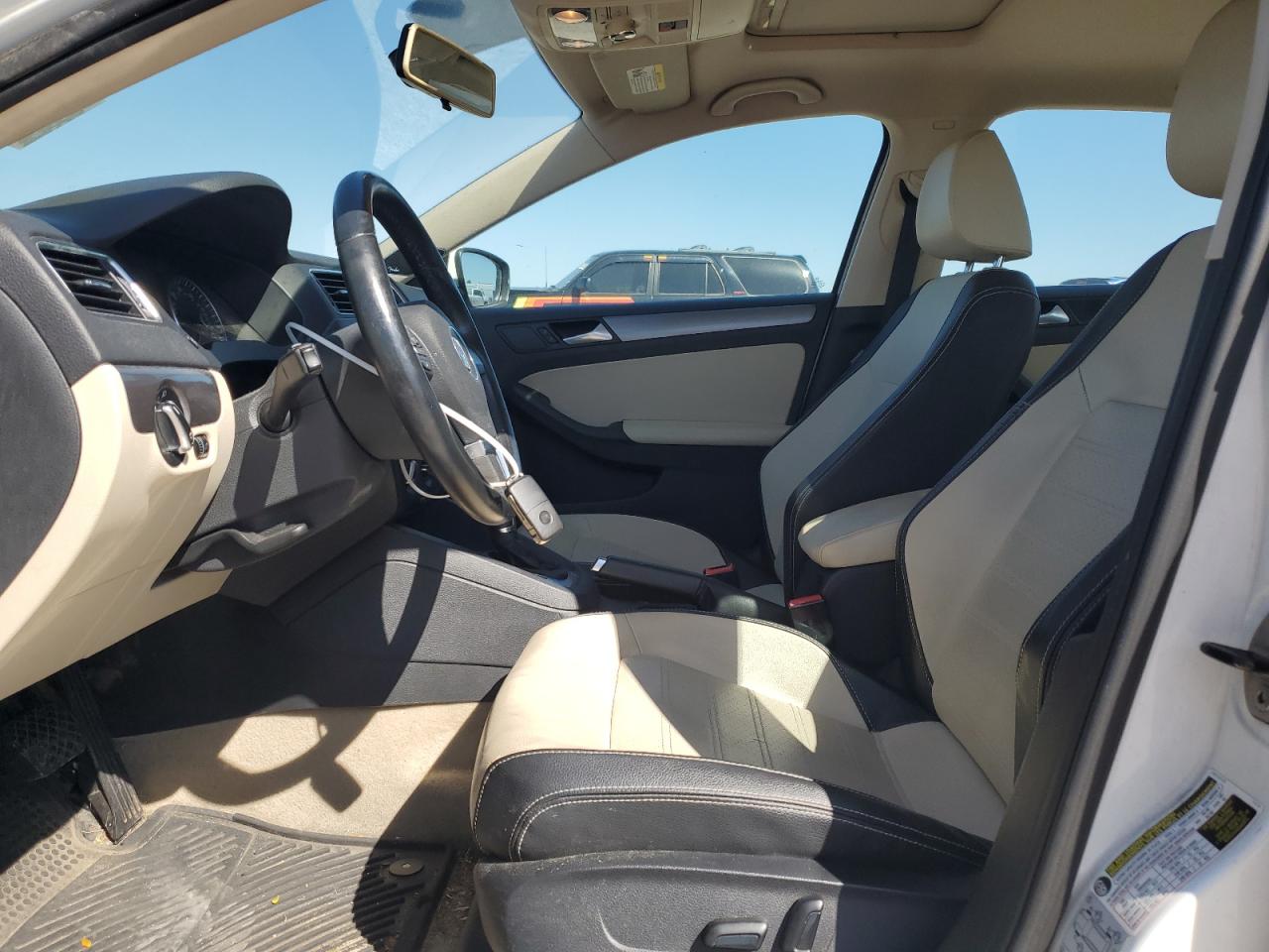 2014 Volkswagen Jetta - Image 7