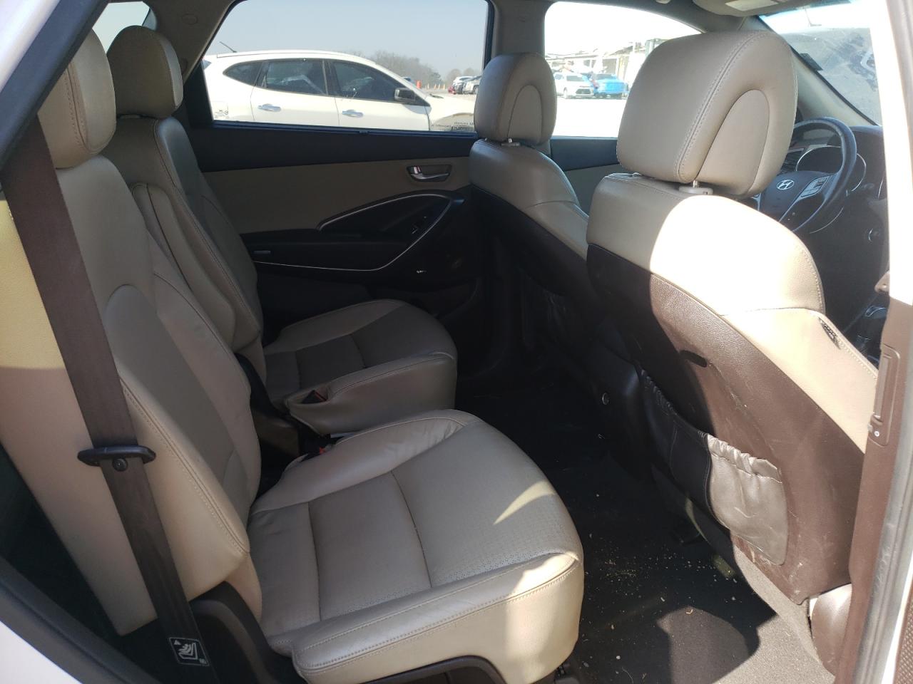 2013 Hyundai Santa Fe - Image 12