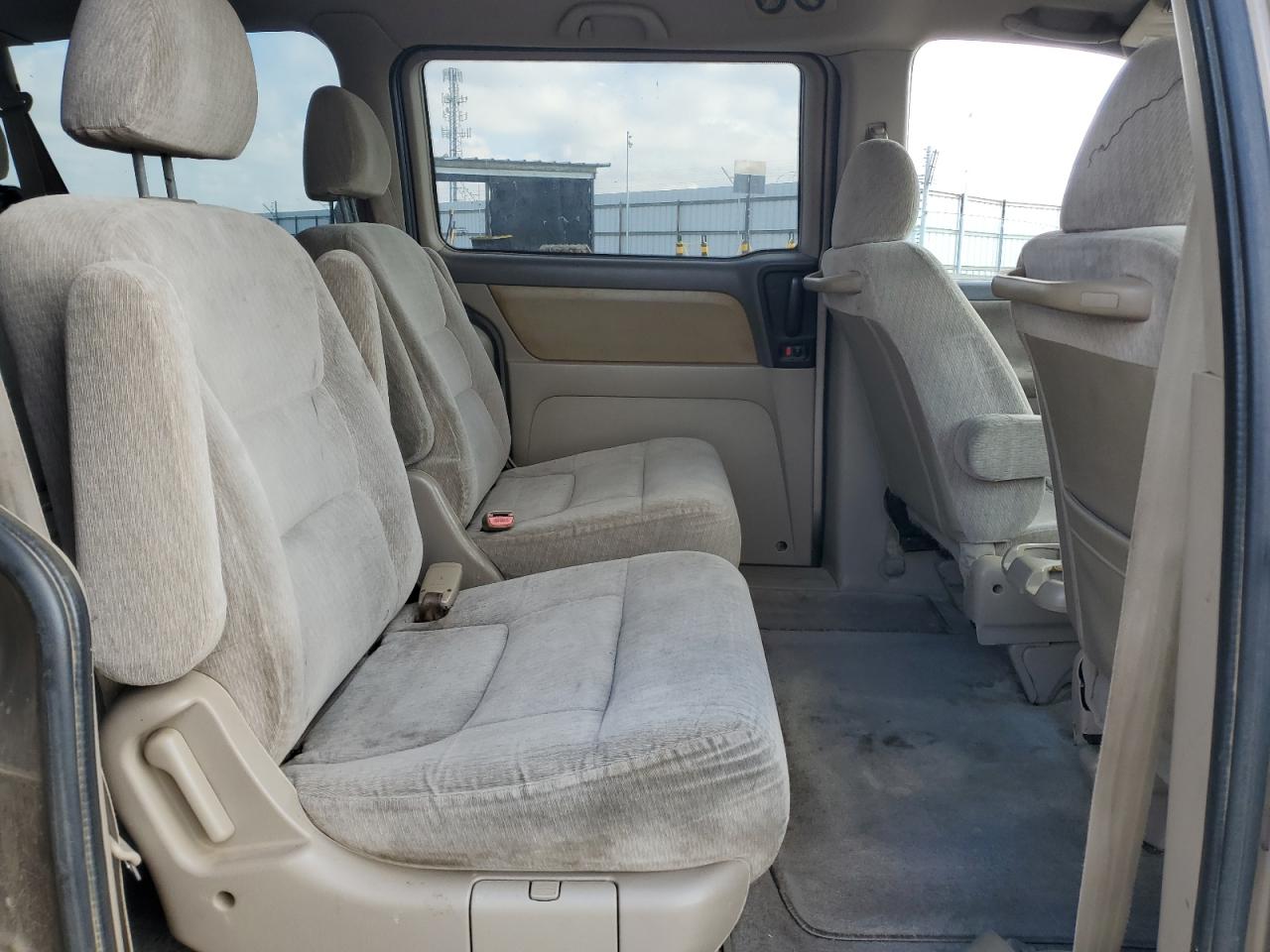2004 Honda Odyssey - Image 11