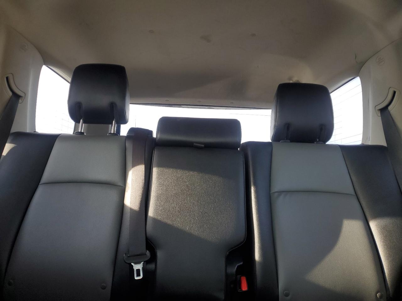 2015 Toyota 4Runner - Image 10