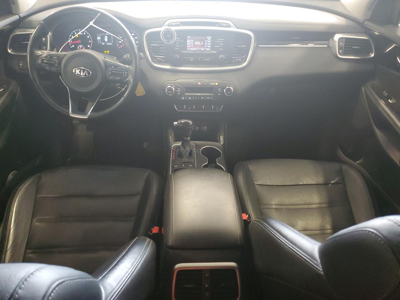 2016 Kia Sorento - Image 8