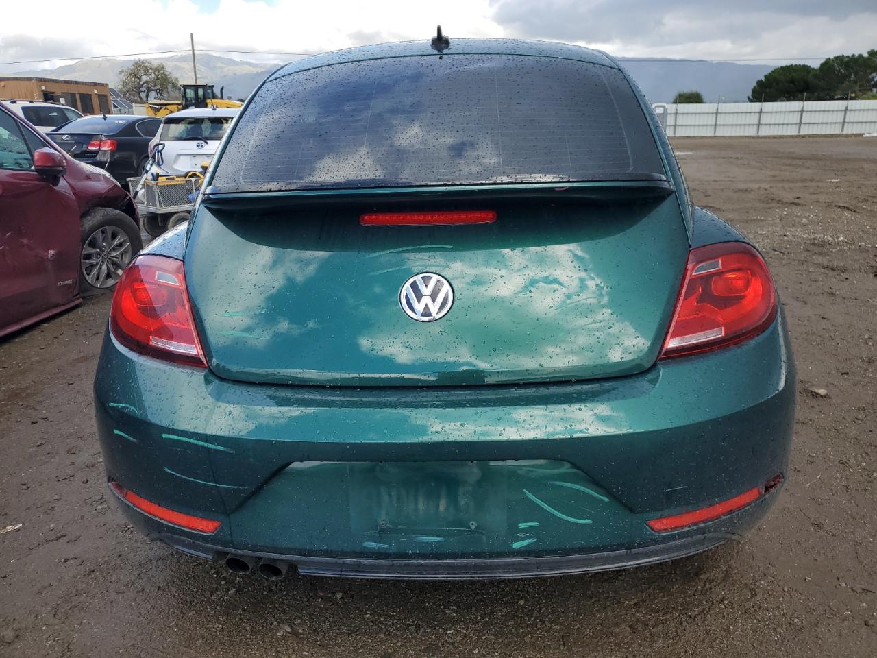 2017 Volkswagen Beetle - Image 6