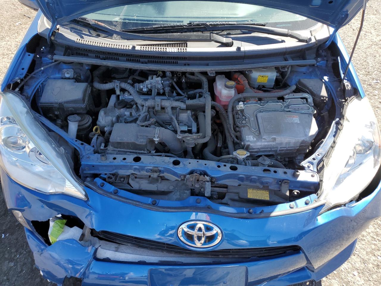 2014 Toyota Prius - Image 11