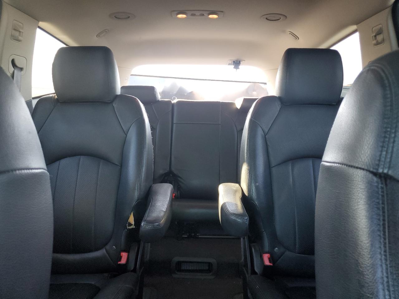 2011 Chevrolet Traverse - Image 10