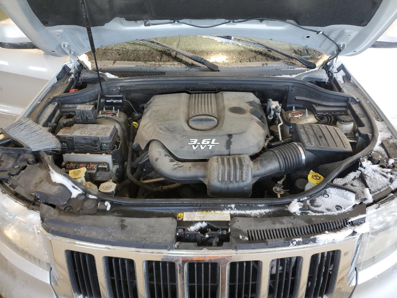 2012 Jeep Grand Cherokee - Image 12