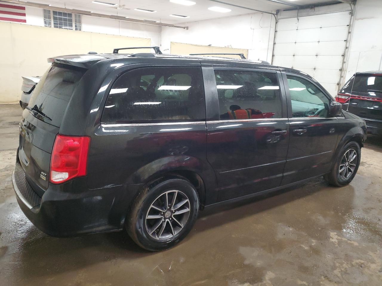 2017 Dodge Caravan - Image 3