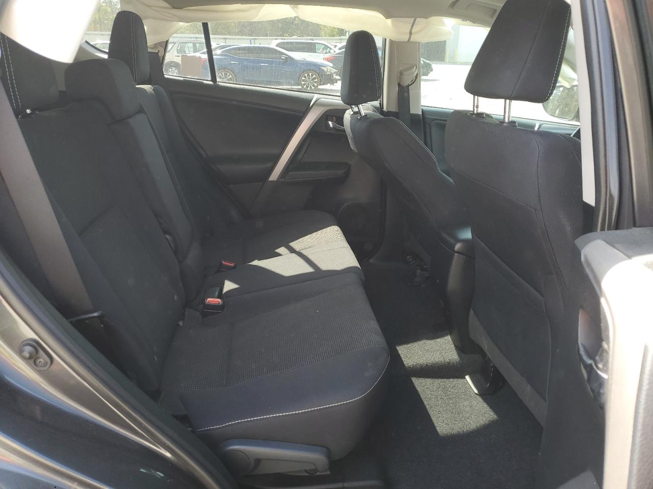 2016 Toyota RAV 4 - Image 11