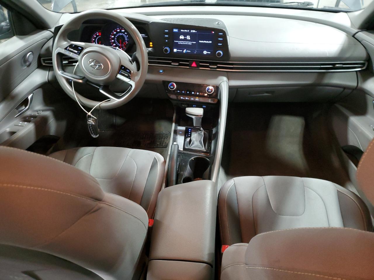 2021 Hyundai Elantra - Image 8