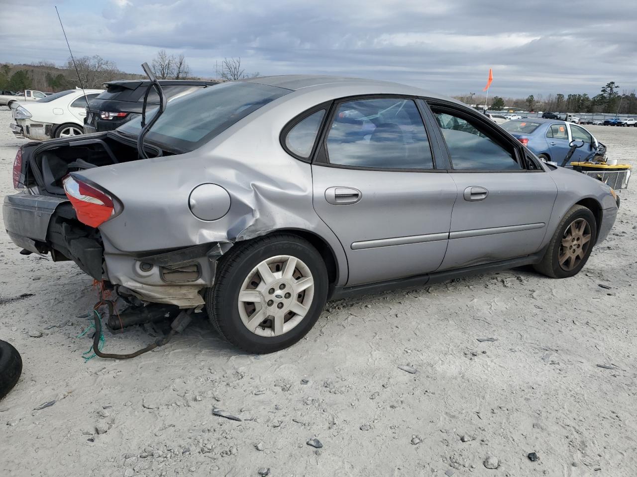 2006 Ford Taurus - Image 3